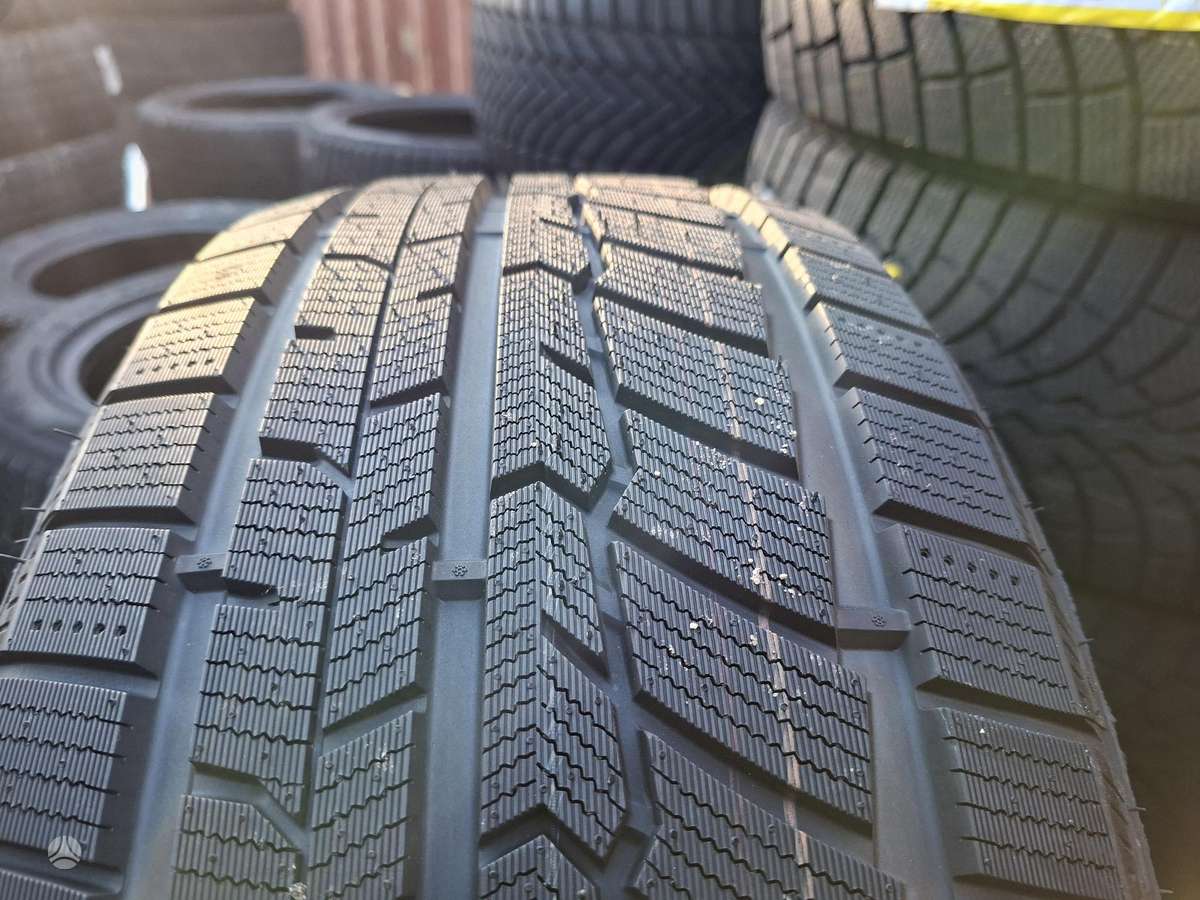 Austone, žieminės 235/50 R18