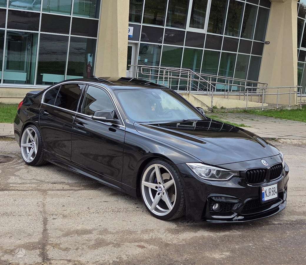 BMW 320, 2.0 l., saloon / sedan