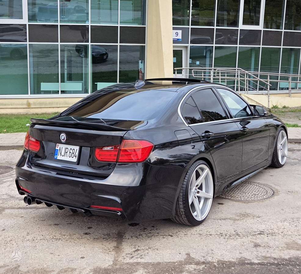 BMW 320, 2.0 l., Седан