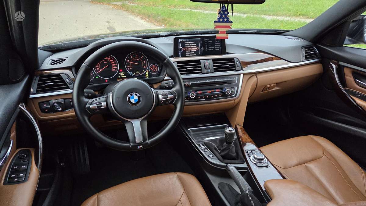 BMW 320, 2.0 l., saloon / sedan