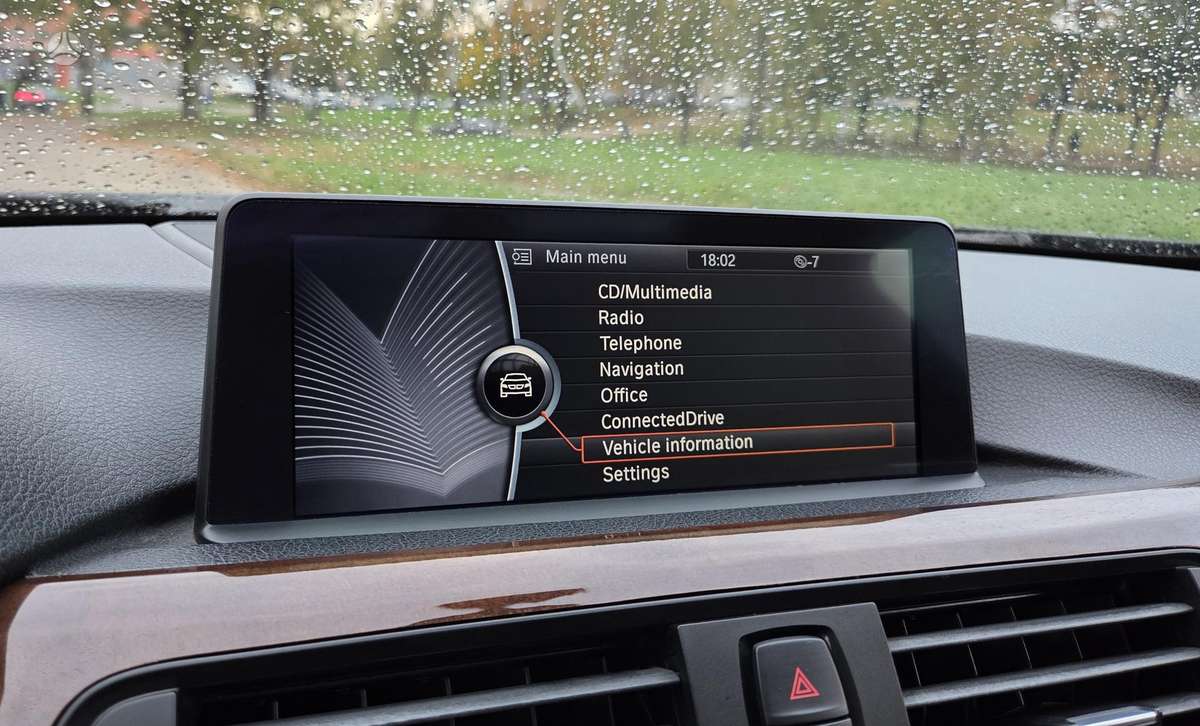 BMW 320, 2.0 l., Седан