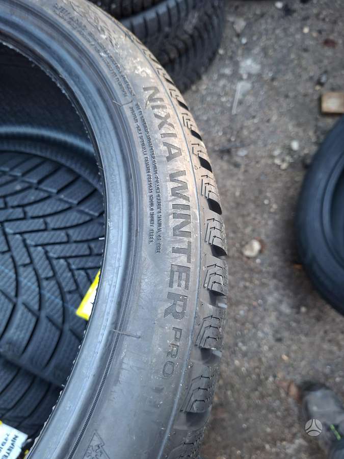 Austone, winter 275/35 R19