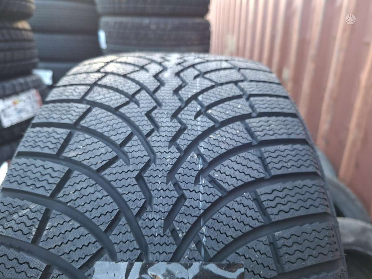 Austone, žieminės 255/40 R20