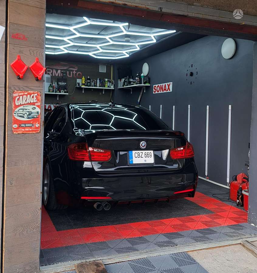 BMW 320, 2.0 l., Седан