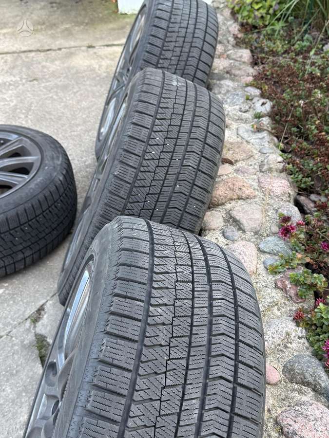 Bridgestone, žieminės 225/50 R17
