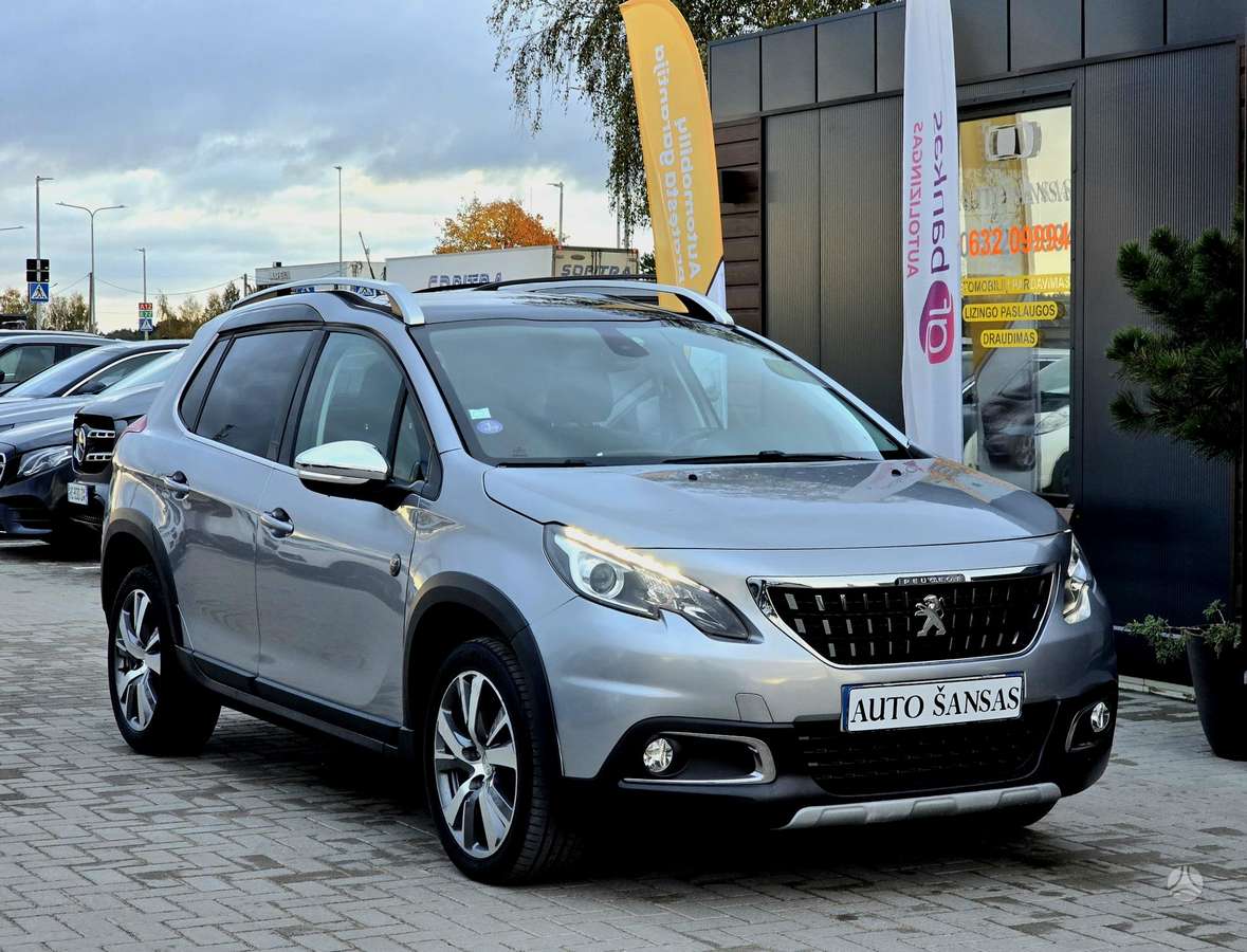 Peugeot 2008, 1.2 l., hatchback