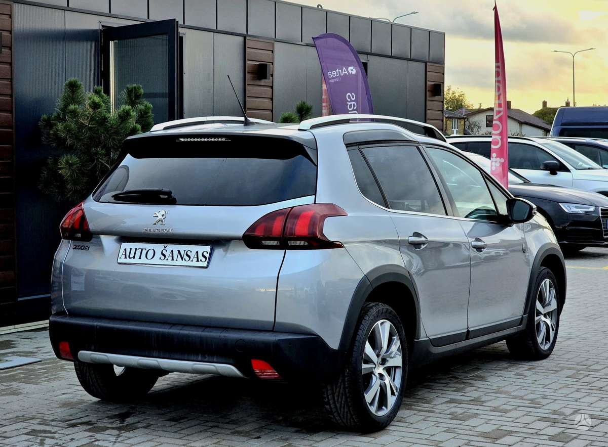 Peugeot 2008, 1.2 l., hatchback