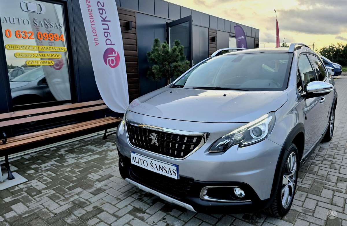 Peugeot 2008, 1.2 l., hatchback