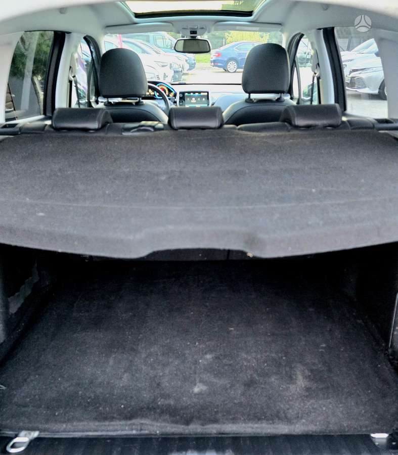 Peugeot 2008, 1.2 l., hatchback