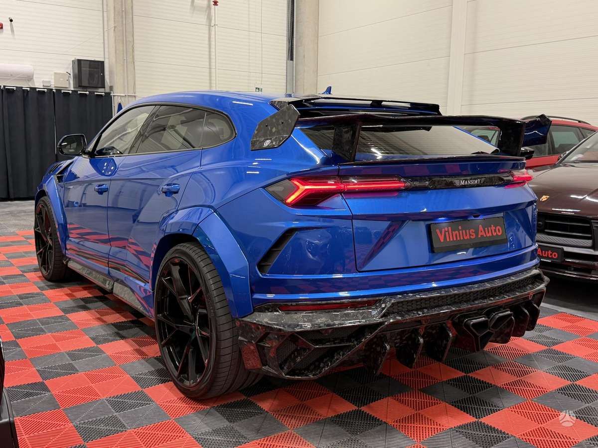 Lamborghini Urus, 4.0 l., off-road / crossover