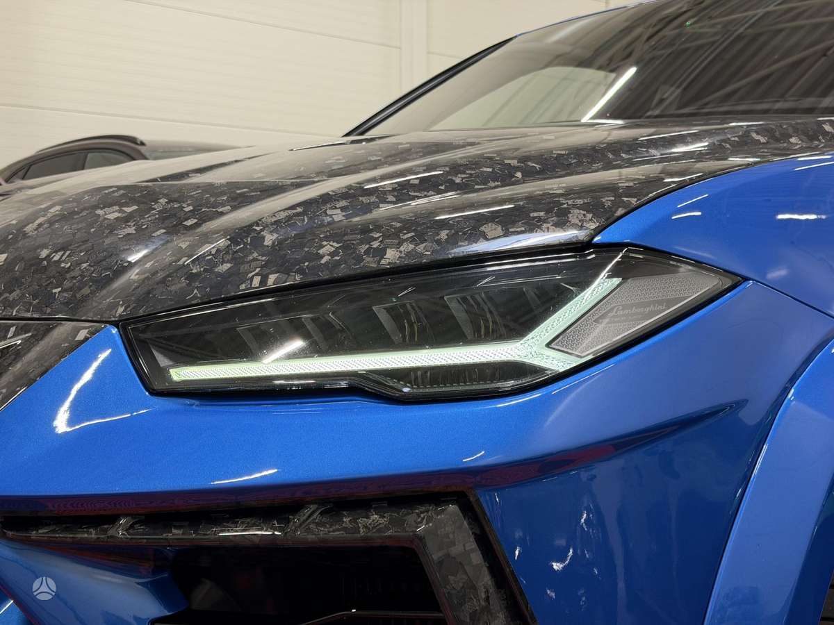 Lamborghini Urus, 4.0 l., off-road / crossover