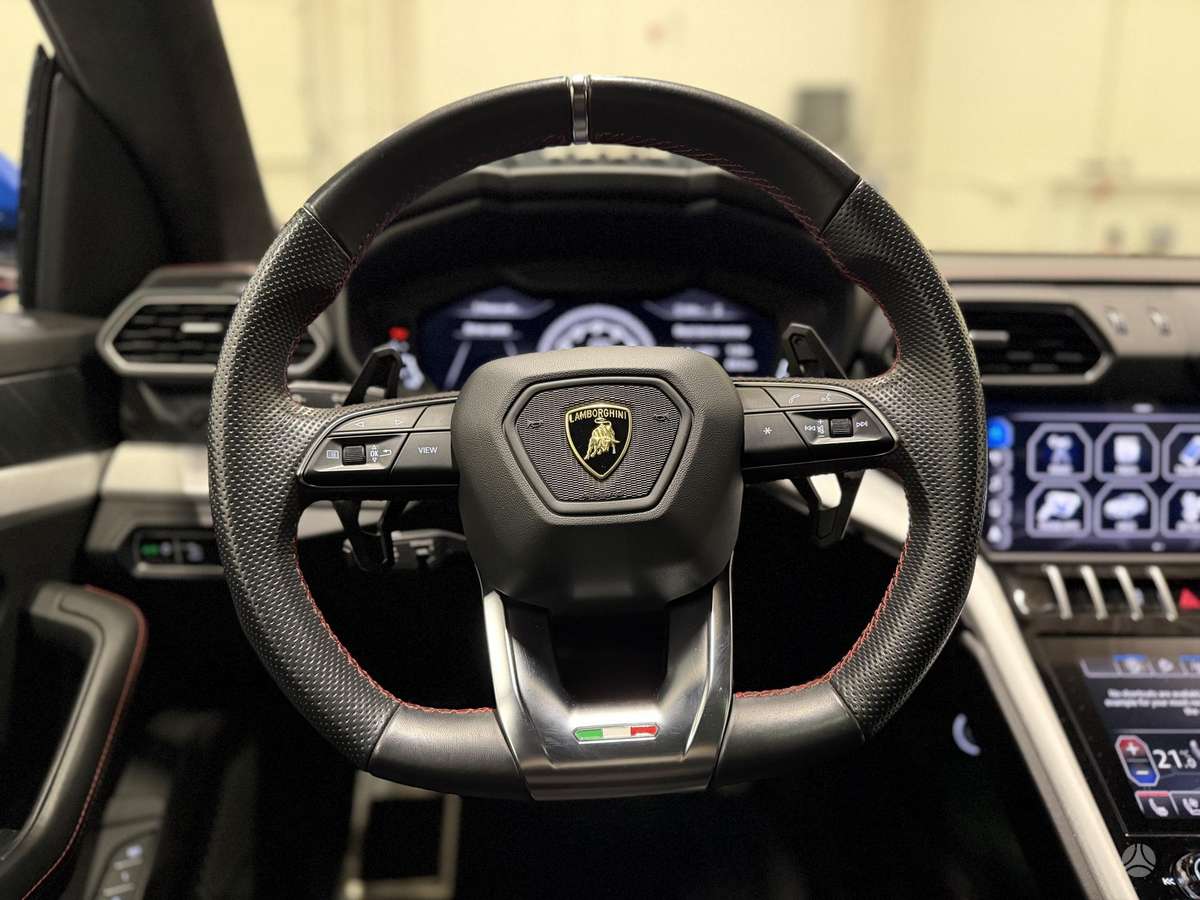 Lamborghini Urus, 4.0 l., off-road / crossover