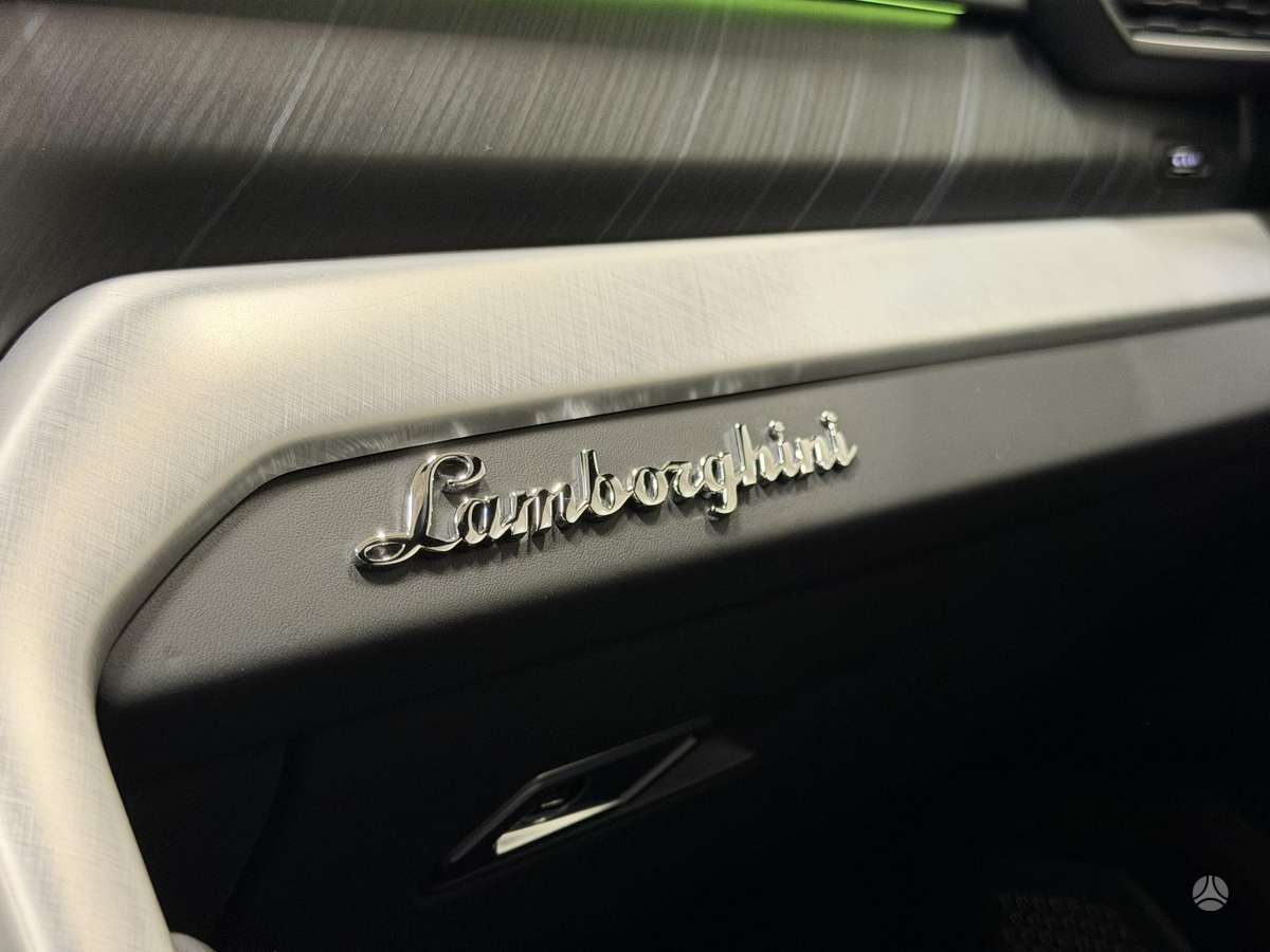 Lamborghini Urus, 4.0 l., off-road / crossover