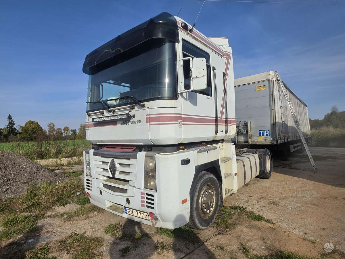 Renault MAGNUM, single sleeper