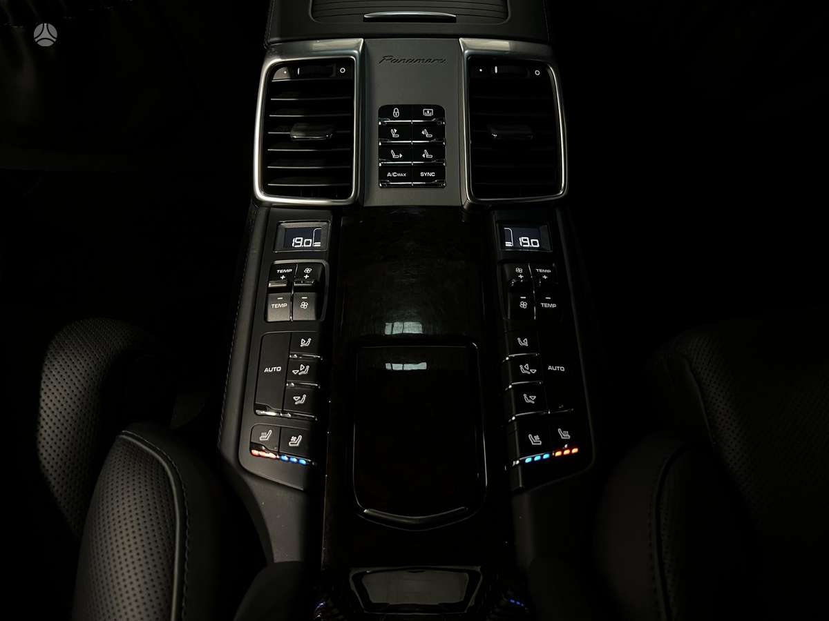 Porsche Panamera, 3.0 l., hatchback