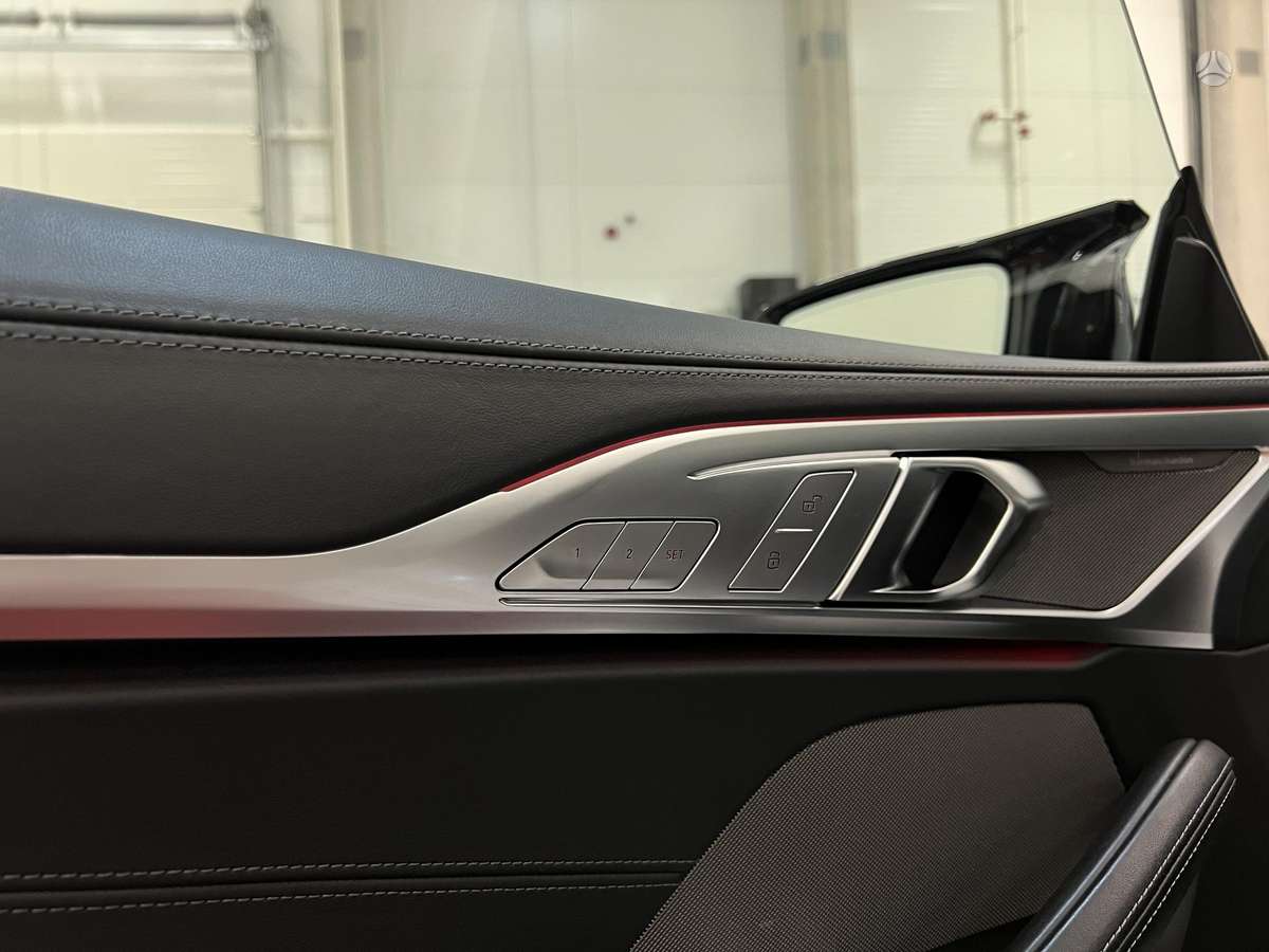 BMW M8, 4.4 l., Седан
