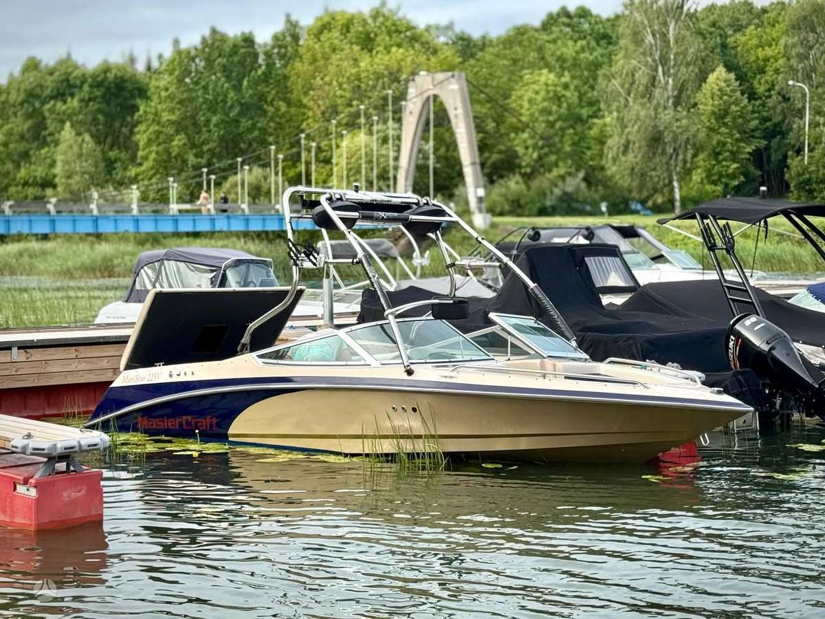 Mastercraft Maristar 225V, яхты / катера