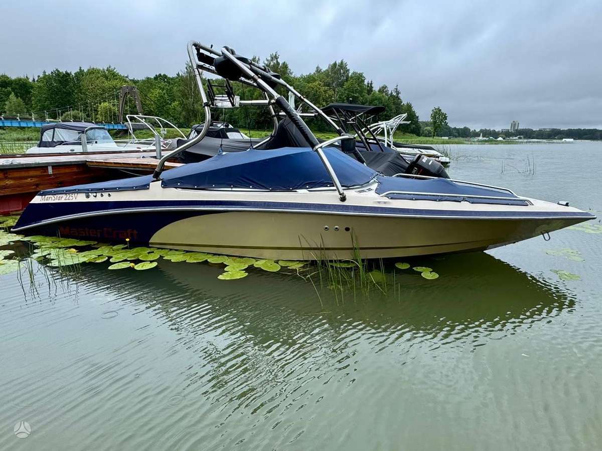 Mastercraft Maristar 225V, yachts / cruisers