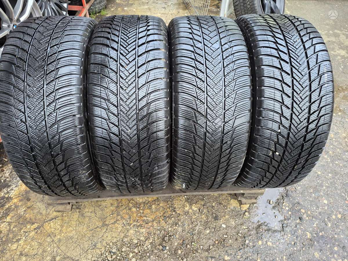 Bridgestone, зимние 235/50 R19