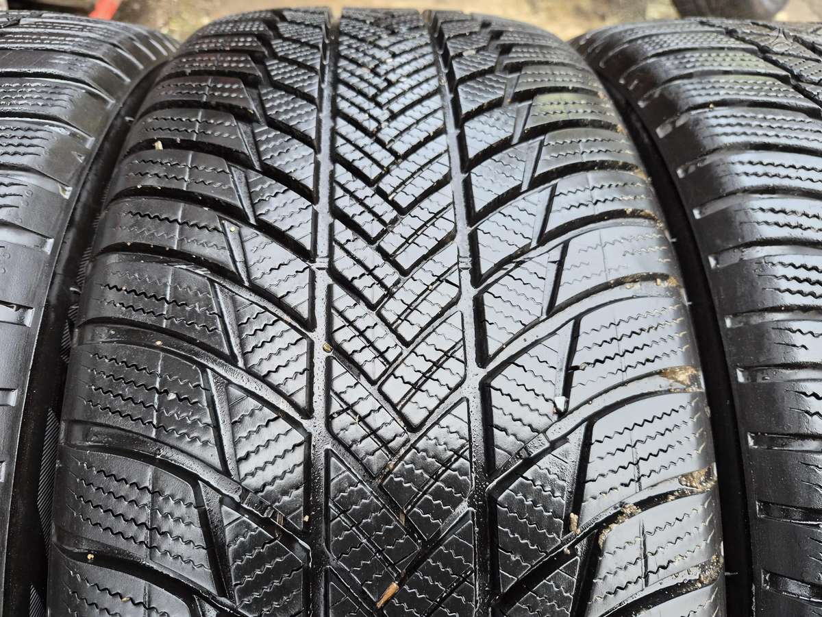 Bridgestone, winter 235/50 R19