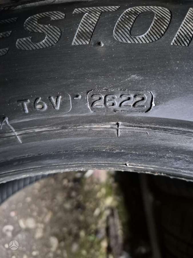 Bridgestone, зимние 235/50 R19