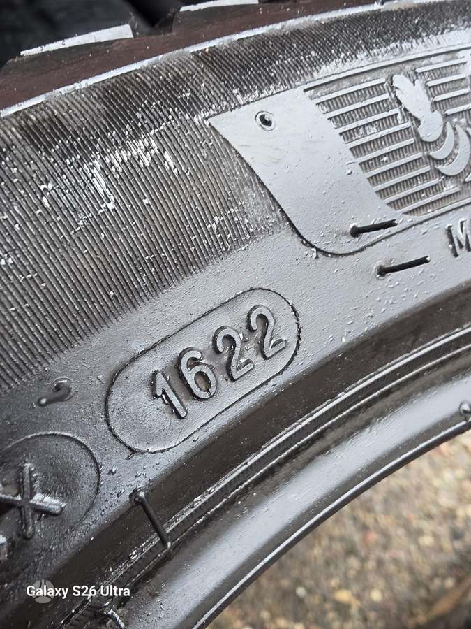 Michelin CROSSCLIMATE2, всесезонные 245/45 R19