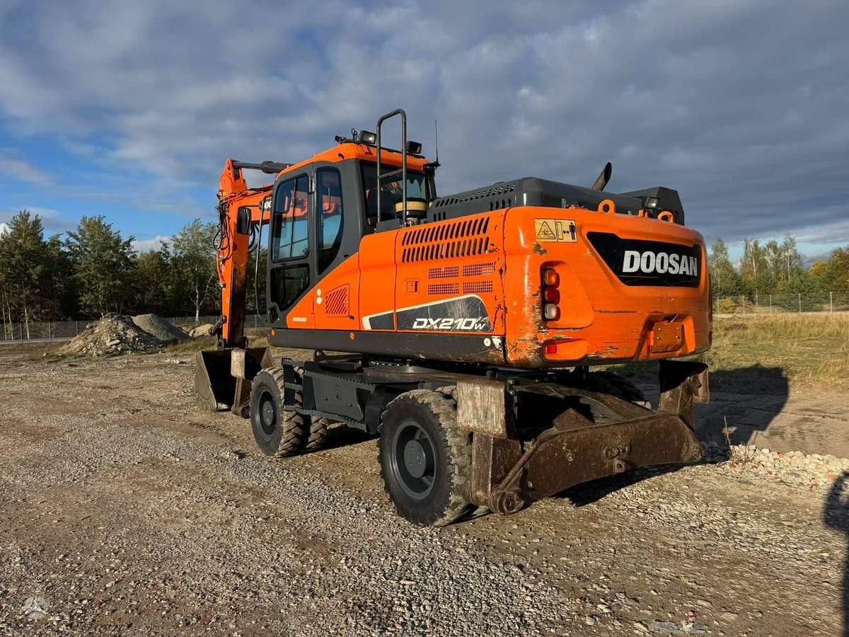 Doosan DX210W-5, ekskavatoriai