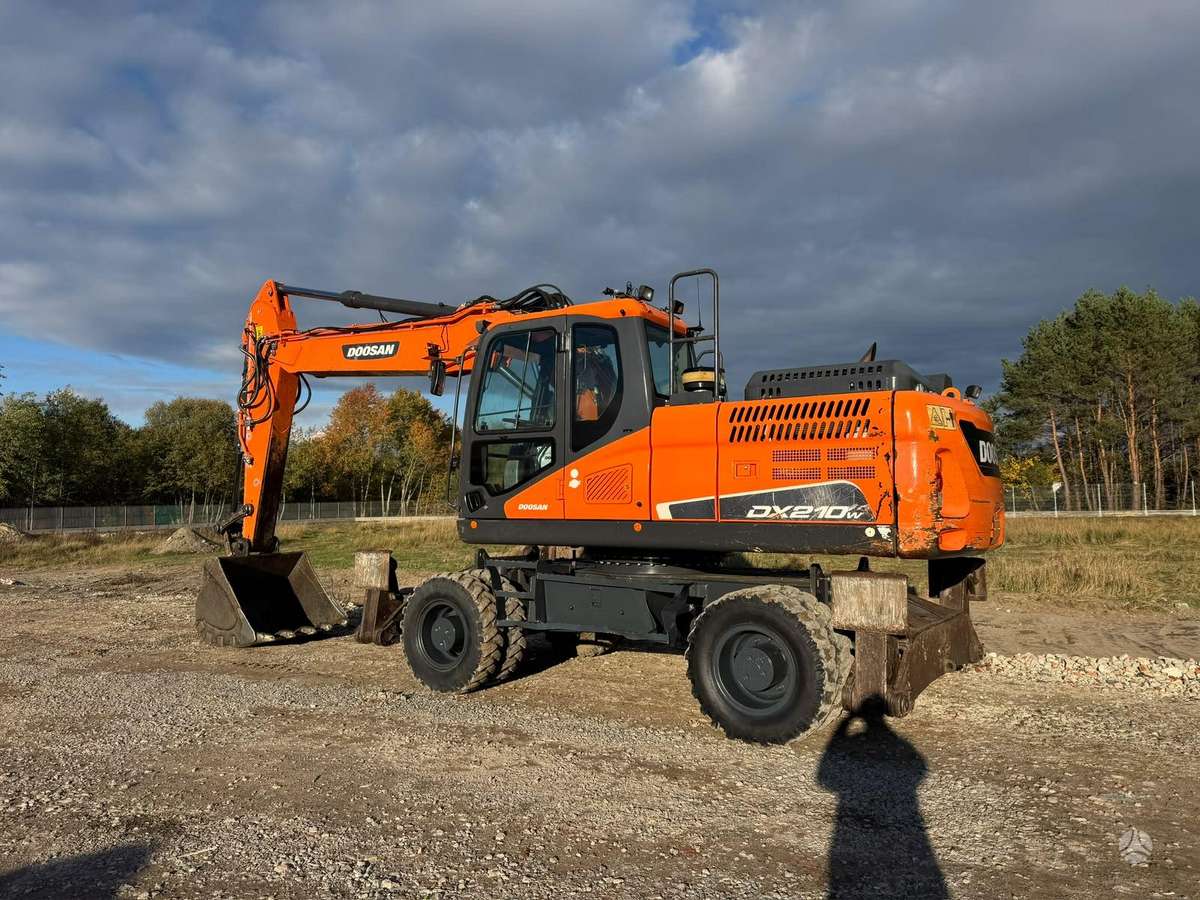 Doosan DX210W-5, ekskavatoriai