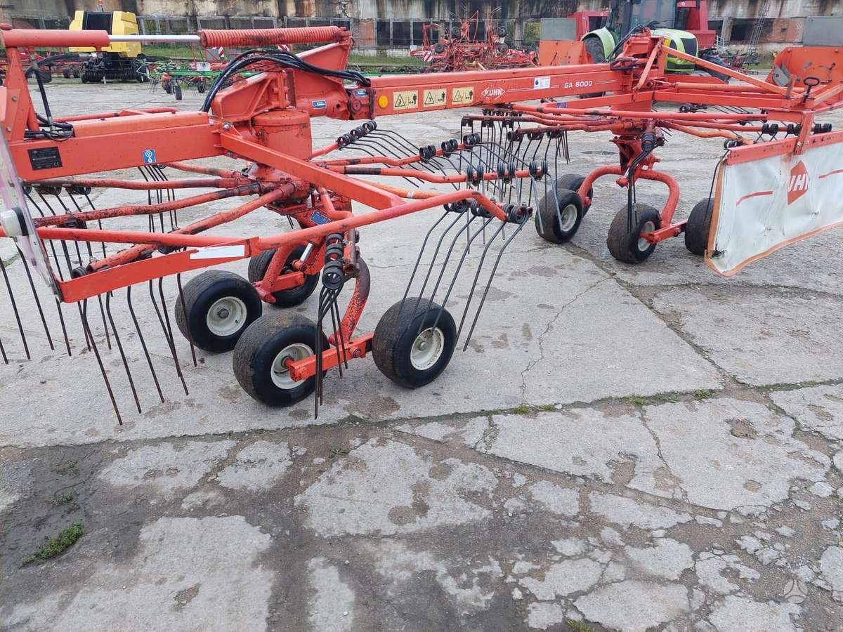 Kuhn GA 6000, rakes