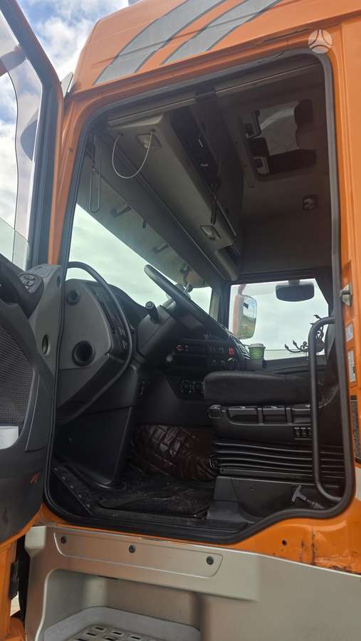 DAF XF460 FT, 2 спальных места