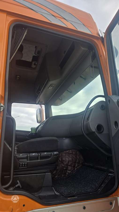 DAF XF460 FT, 2 miegamosios vietos