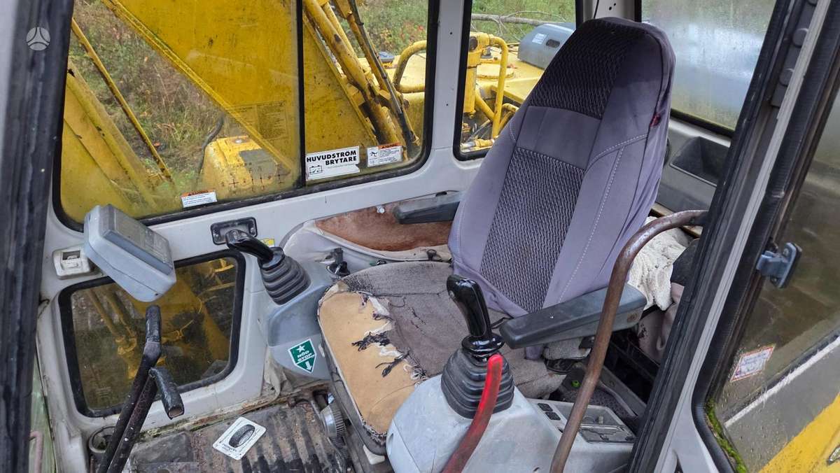 Kobelco SK210LC, excavator