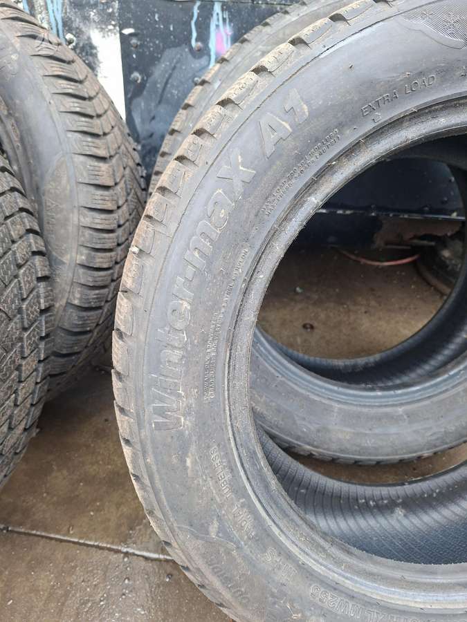 -Kita-, всесезонные 215/55 R16