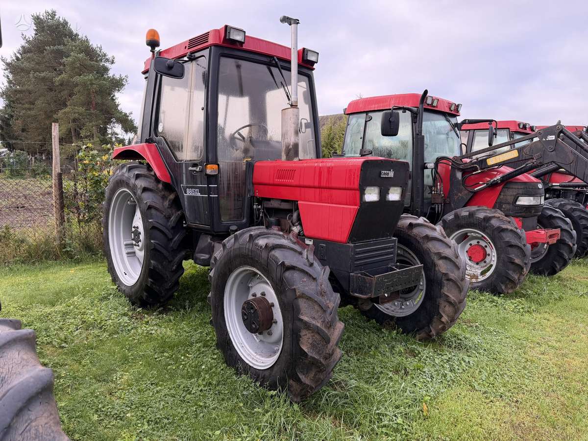 Case-IH 885XL, tractors