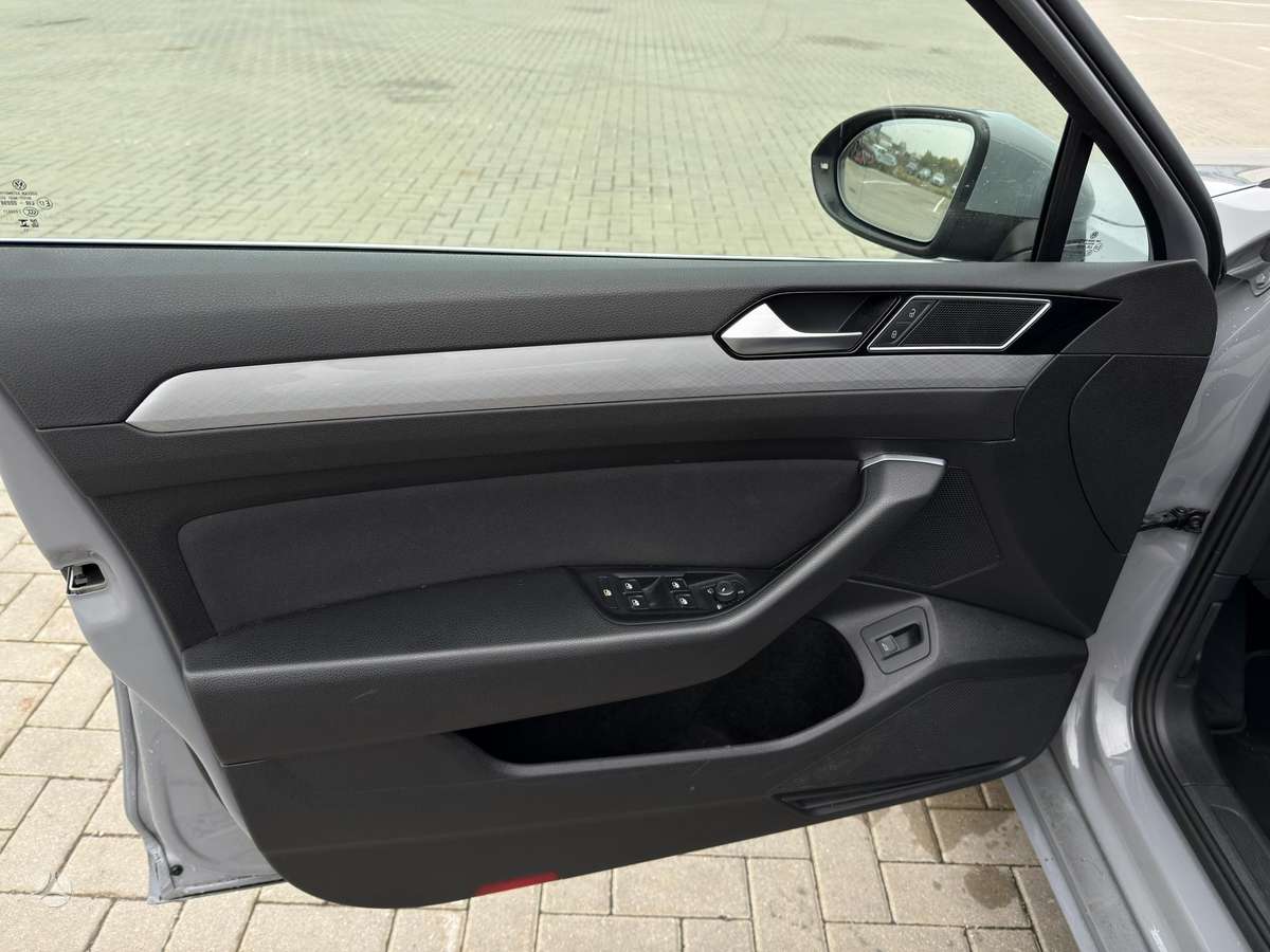 Volkswagen Passat, 2.0 l., Универсал