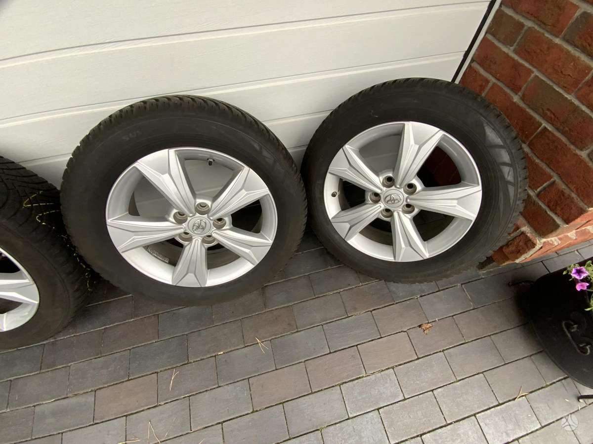 Toyota CHR, light alloy, R17