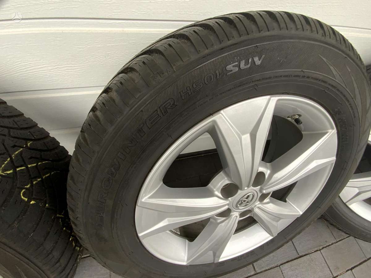 Toyota CHR, light alloy, R17