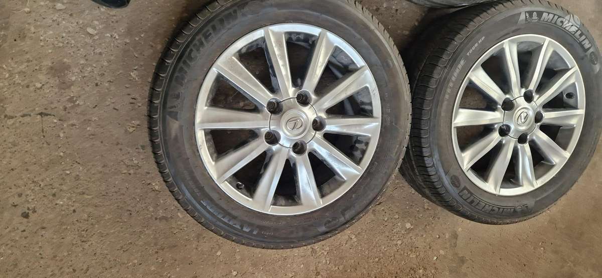 Lexus LX klasė kėbulo dalys