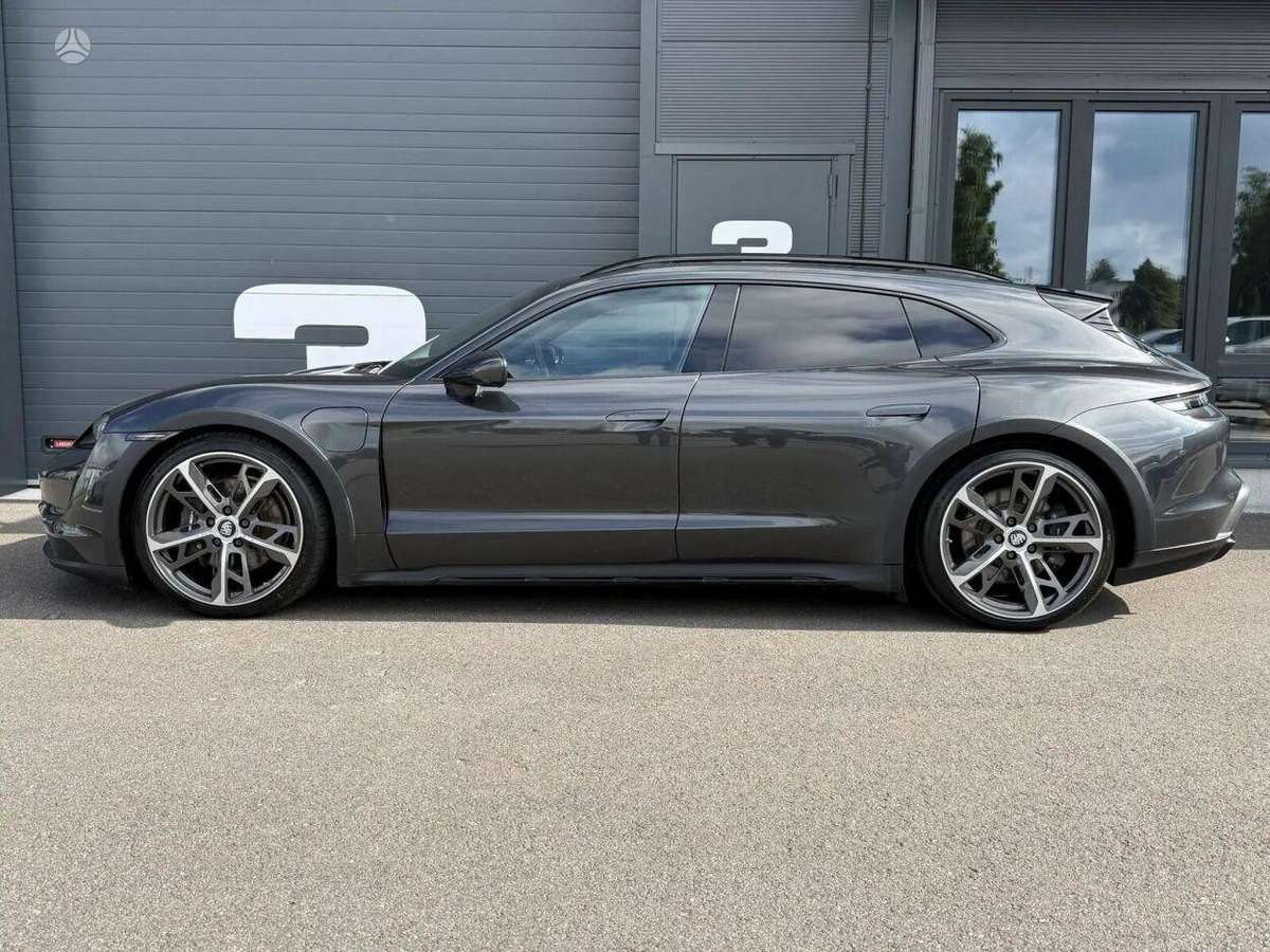 Porsche Taycan, Универсал