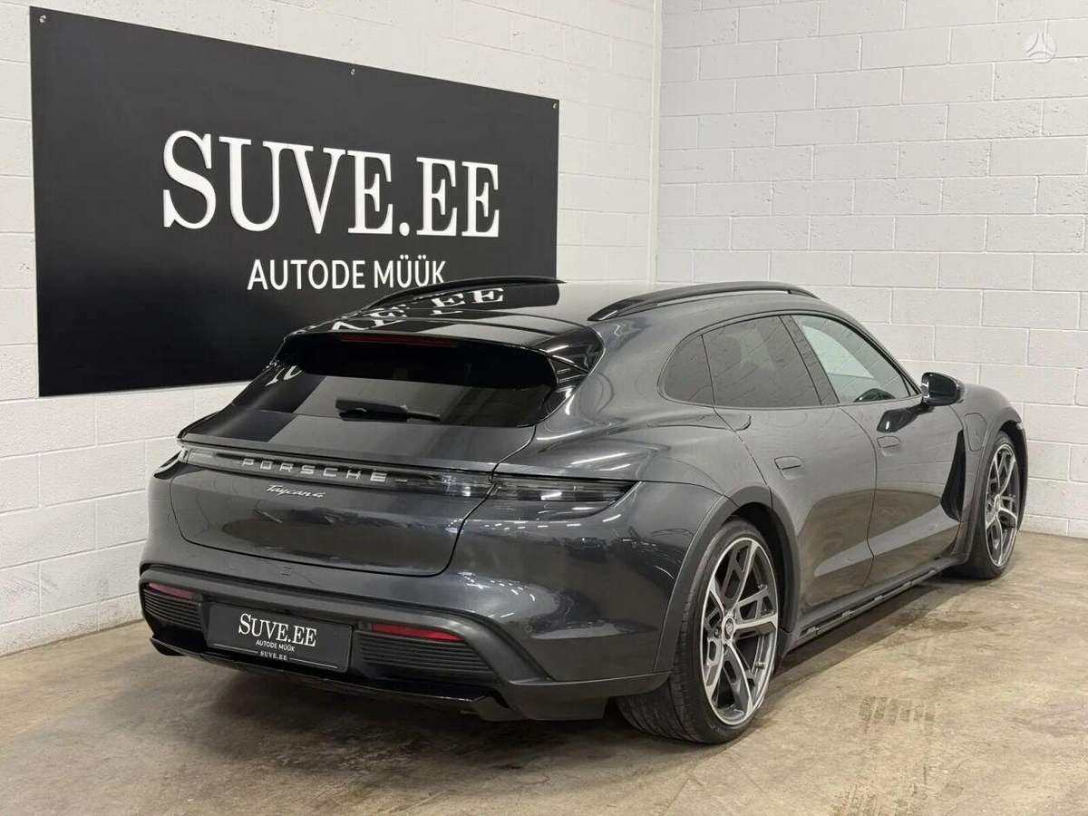 Porsche Taycan, universalas