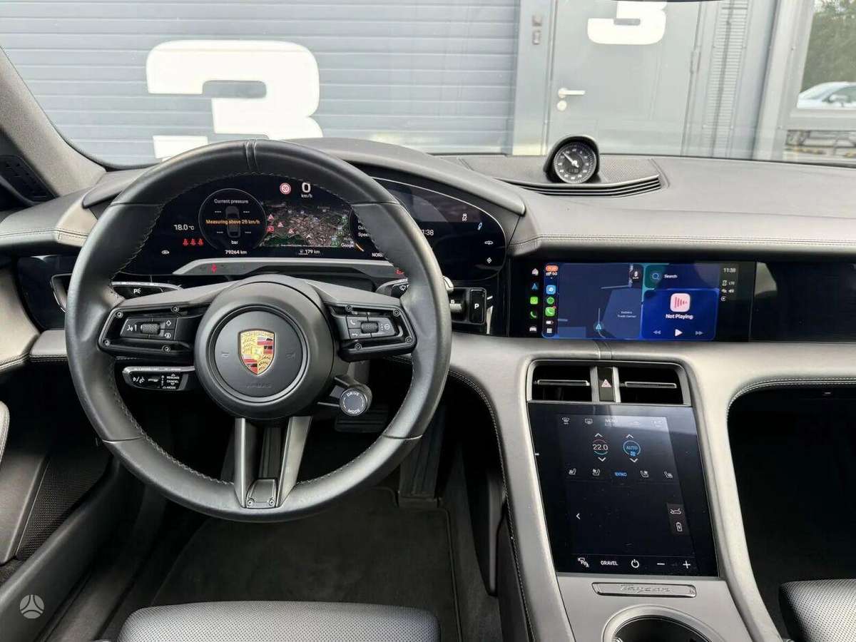 Porsche Taycan, universalas