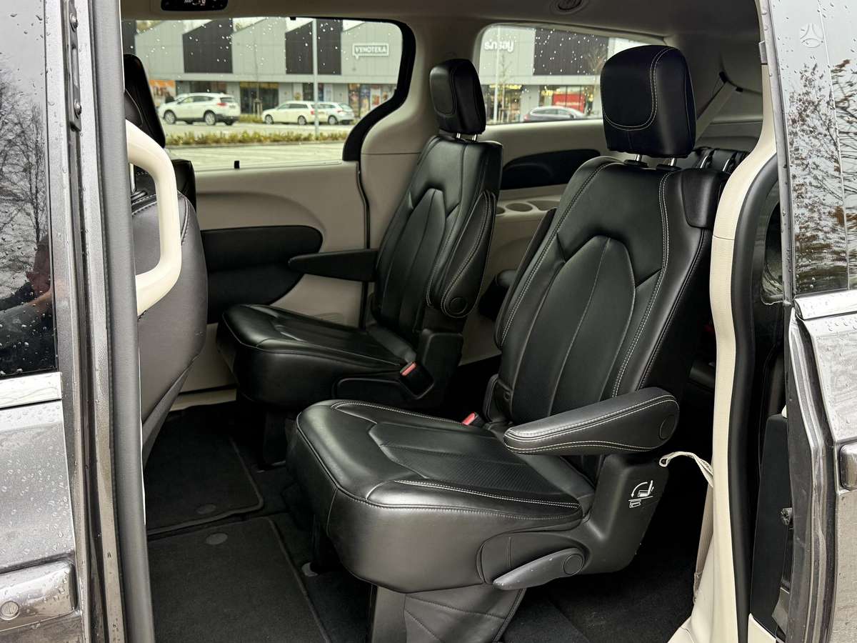 Chrysler Pacifica, 3.6 l., Минивэн