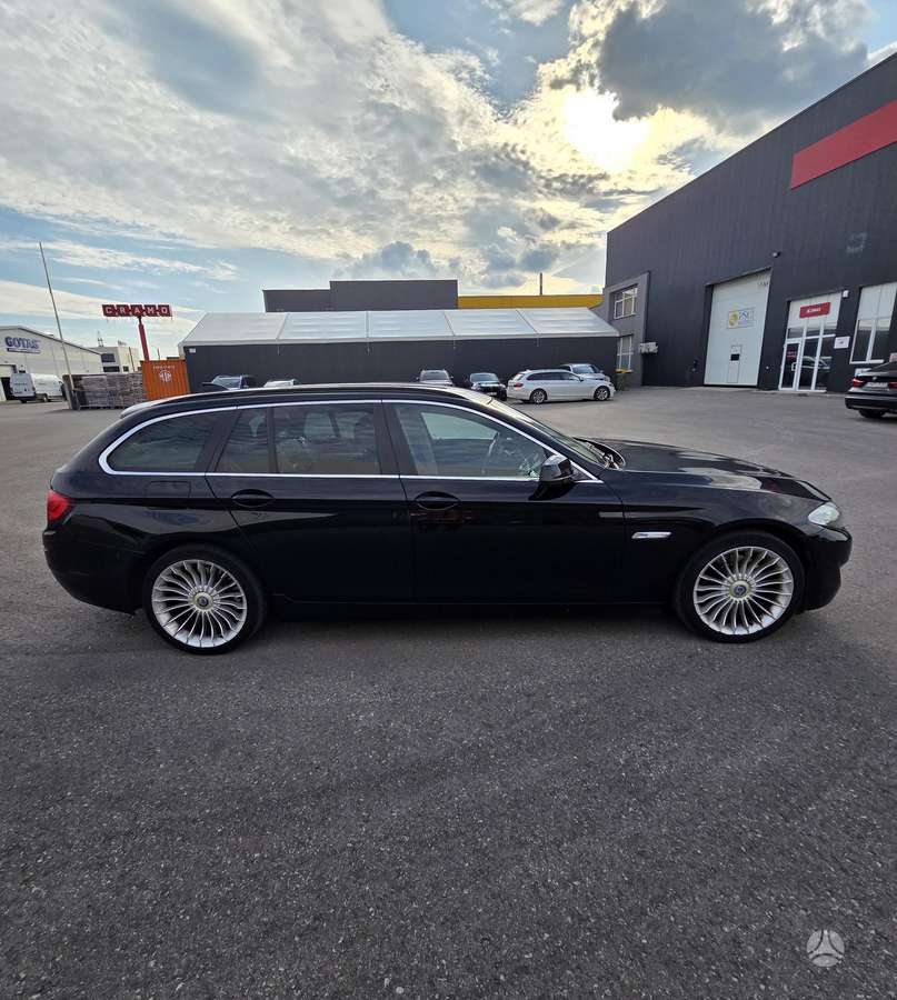 BMW 525, 3.0 l., wagon