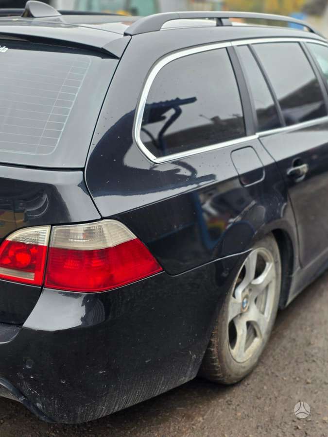 BMW 5 serija dalimis