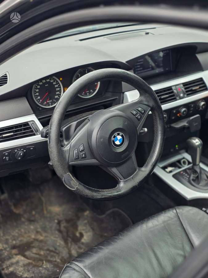 BMW 5 serija dalimis