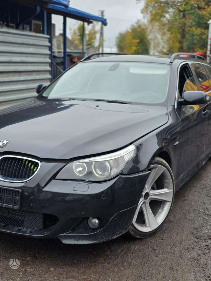 BMW 5 serija dalimis