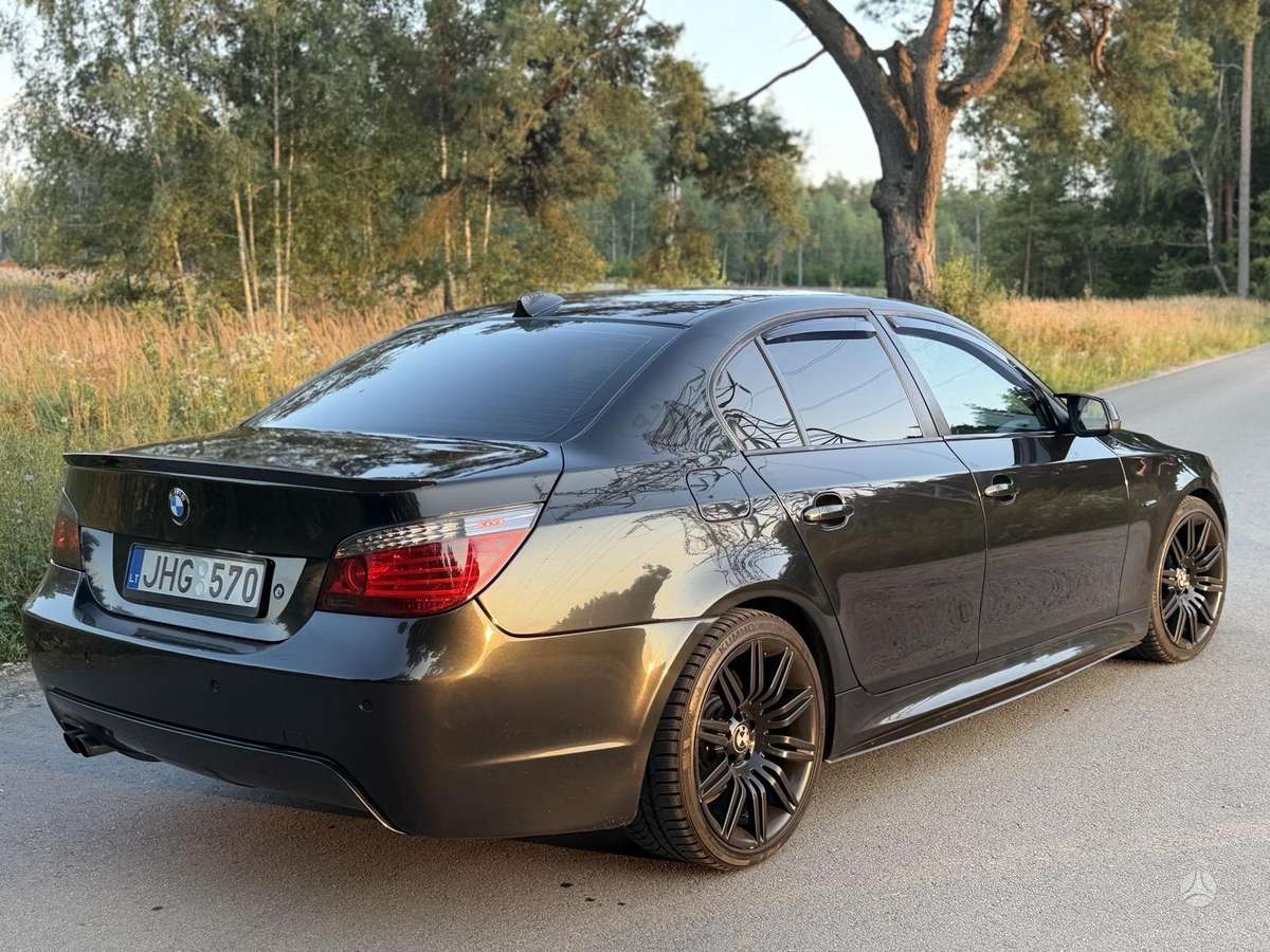 BMW 525, 2.5 l., Седан