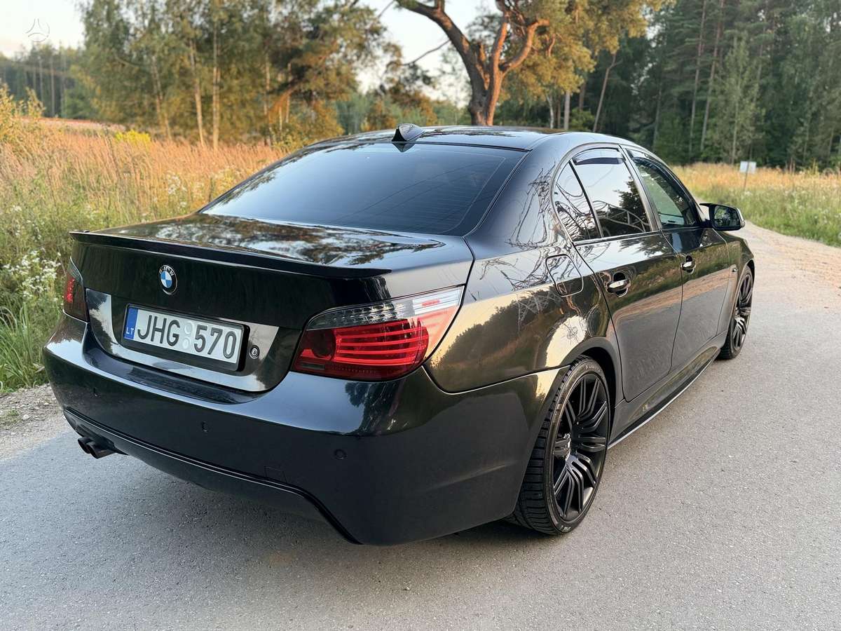 BMW 525, 2.5 l., Седан