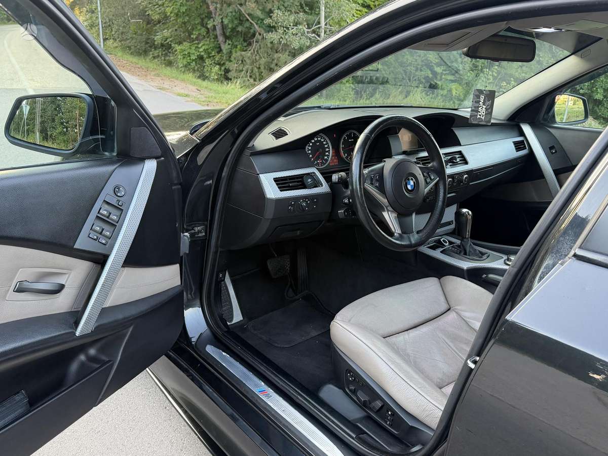 BMW 525, 2.5 l., Седан