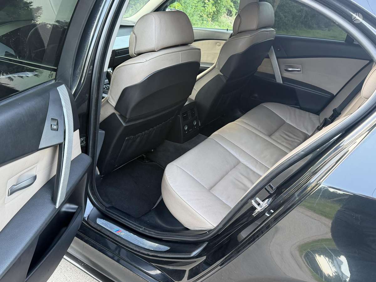BMW 525, 2.5 l., Седан